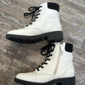 Dr.Scholls White Boots